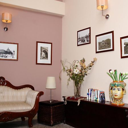 La Collegiata Guest House Катания Экстерьер фото