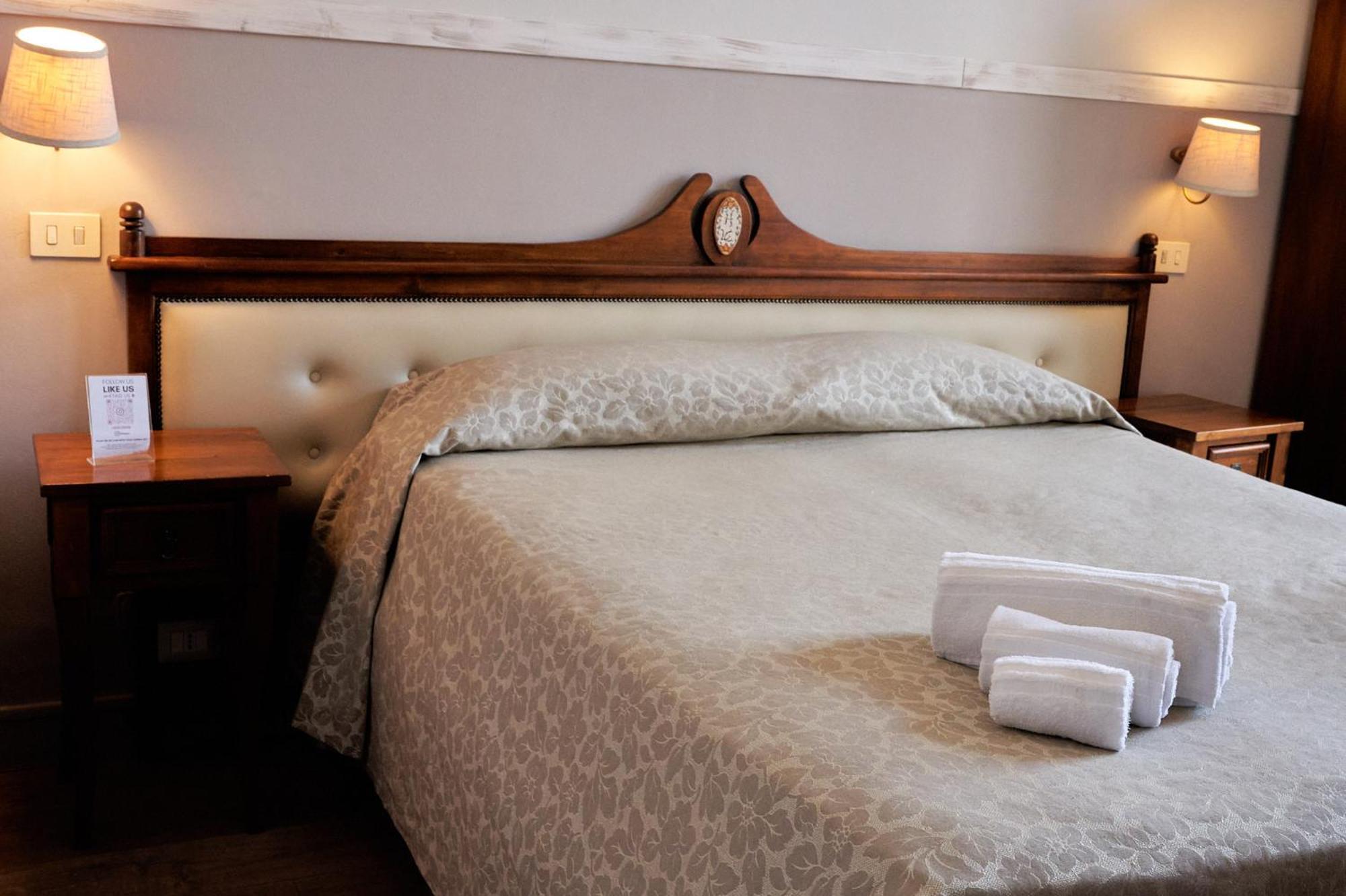 La Collegiata Guest House Катания Экстерьер фото